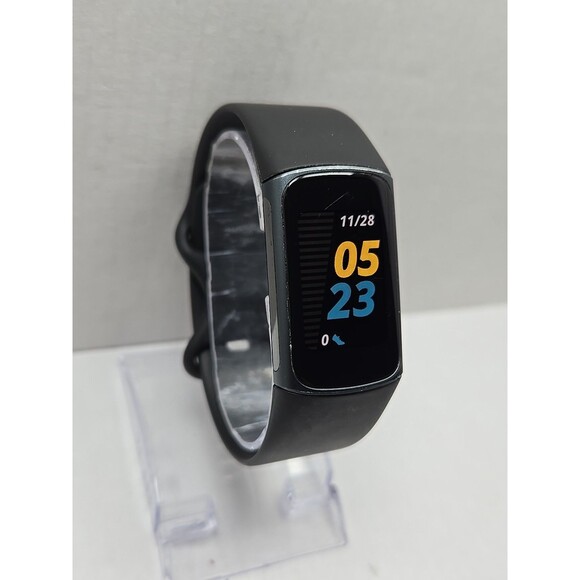 Fitbit Charge 5 Fitness Tracker GPS SpO2 Sleep Monitor Activity W/ Charger Watch - Picture 3 of 11